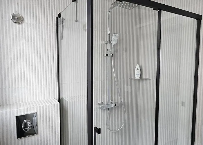 Deux Pièces Cosy, Front De Mer, Terrasse Et 2 Sdb * Antibes