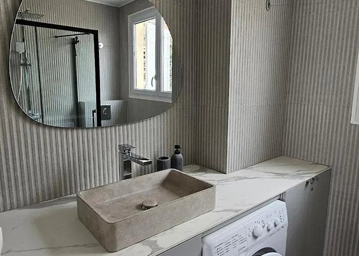 Deux Pieces Cosy, Front De Mer, Terrasse Et 2 Sdb * Антиб