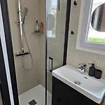 Daire Deux Pieces Cosy, Front De Mer, Terrasse Et 2 Sdb Antibes