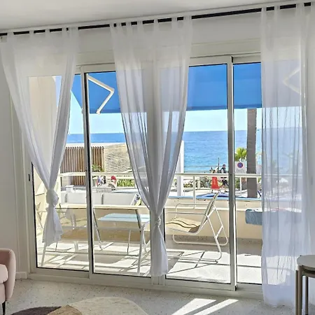 Deux Pieces Cosy, Front De Mer, Terrasse Et 2 Sdb Antibes