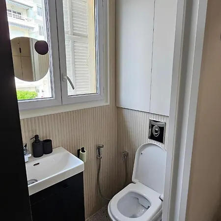 Lägenhet Deux Pieces Cosy, Front De Mer, Terrasse Et 2 Sdb Antibes