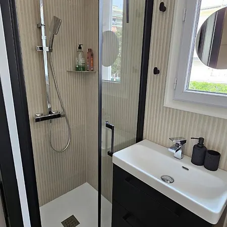 Apartment Deux Pieces Cosy, Front De Mer, Terrasse Et 2 Sdb Antibes