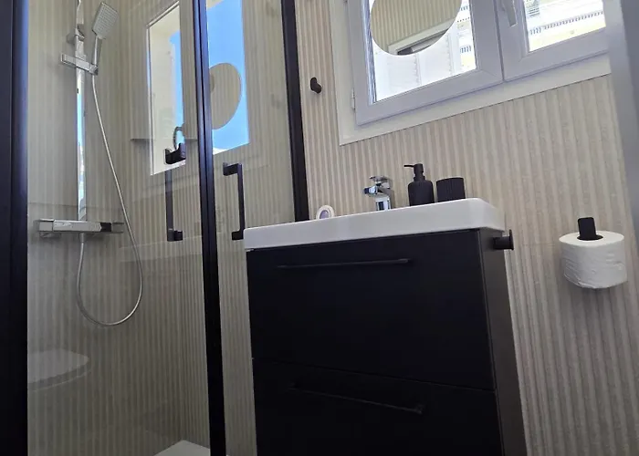 Deux Pieces Cosy, Front De Mer, Terrasse Et 2 Sdb Daire Antibes